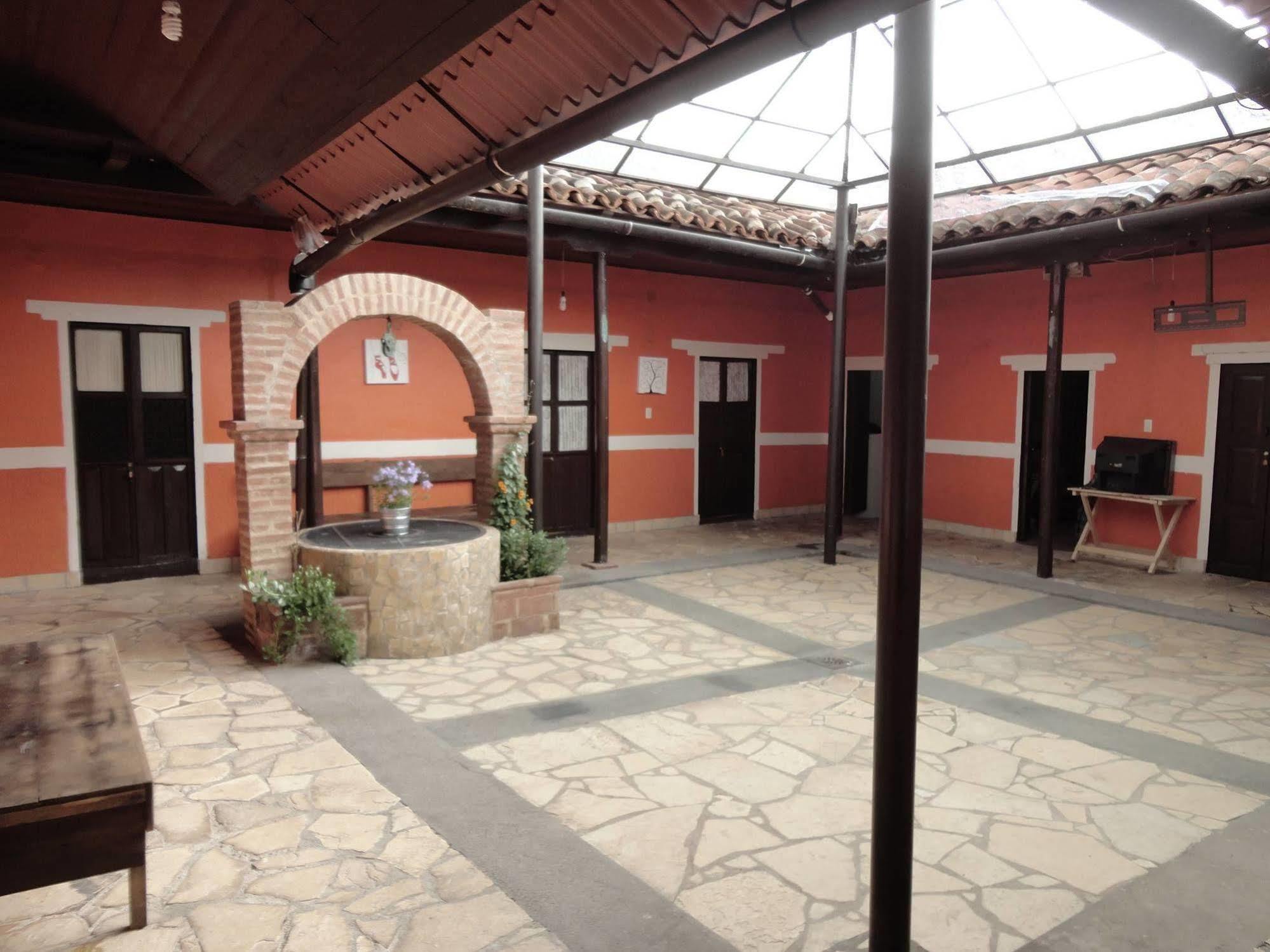 Casa Monad Bed & Breakfast San Cristóbal de Las Casas Dış mekan fotoğraf
